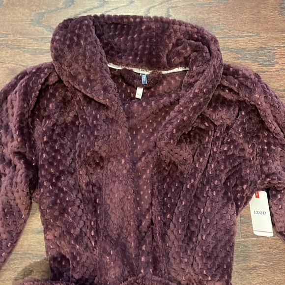 NWT Robe - Picture 2 of 3